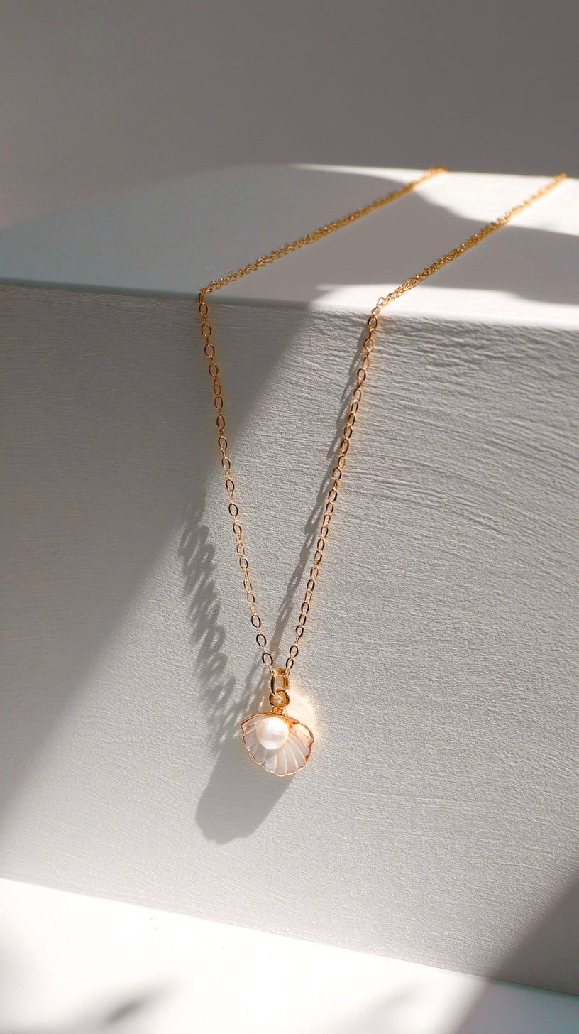 Златисто колие Thalea с 18K покритие от неръждаема стомана - Lesso бижута България