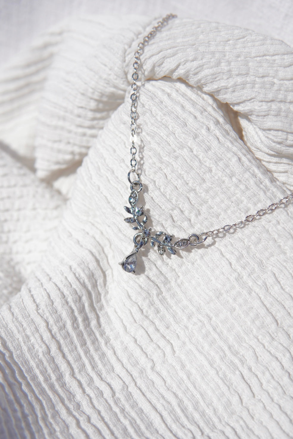 Élysia · Сребристо Колие | Lesso Бижута