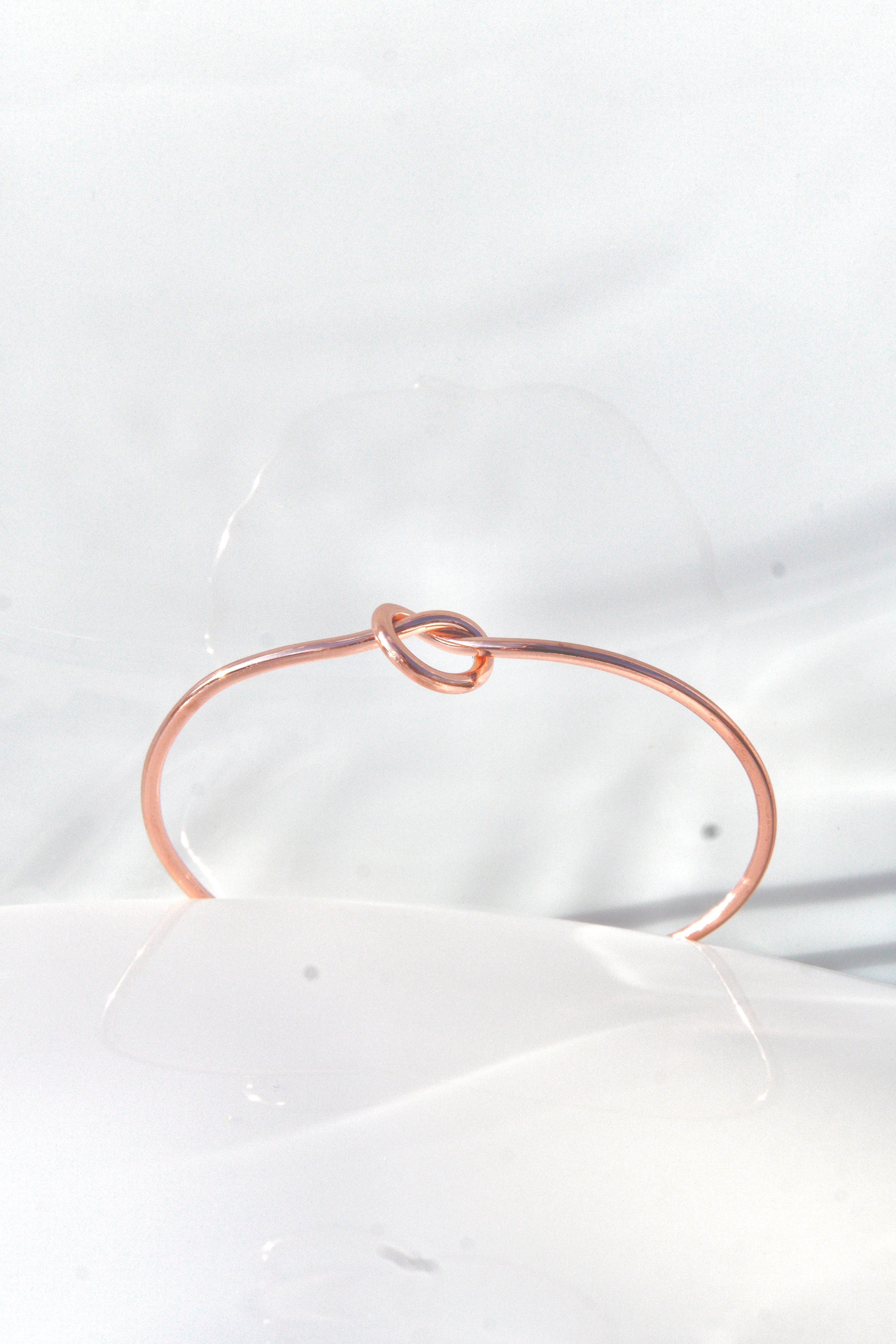 Lunmaris · Розово Златиста Гривна | Lesso Бижута