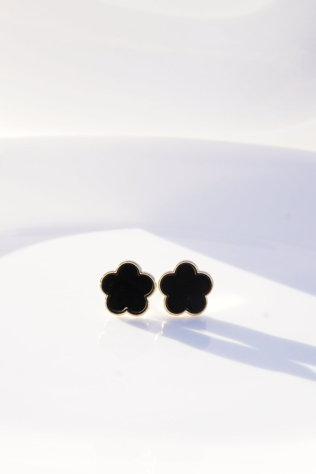 Златисти обеци Nyxia с 18K покритие от неръждаема стомана - Lesso бижута България