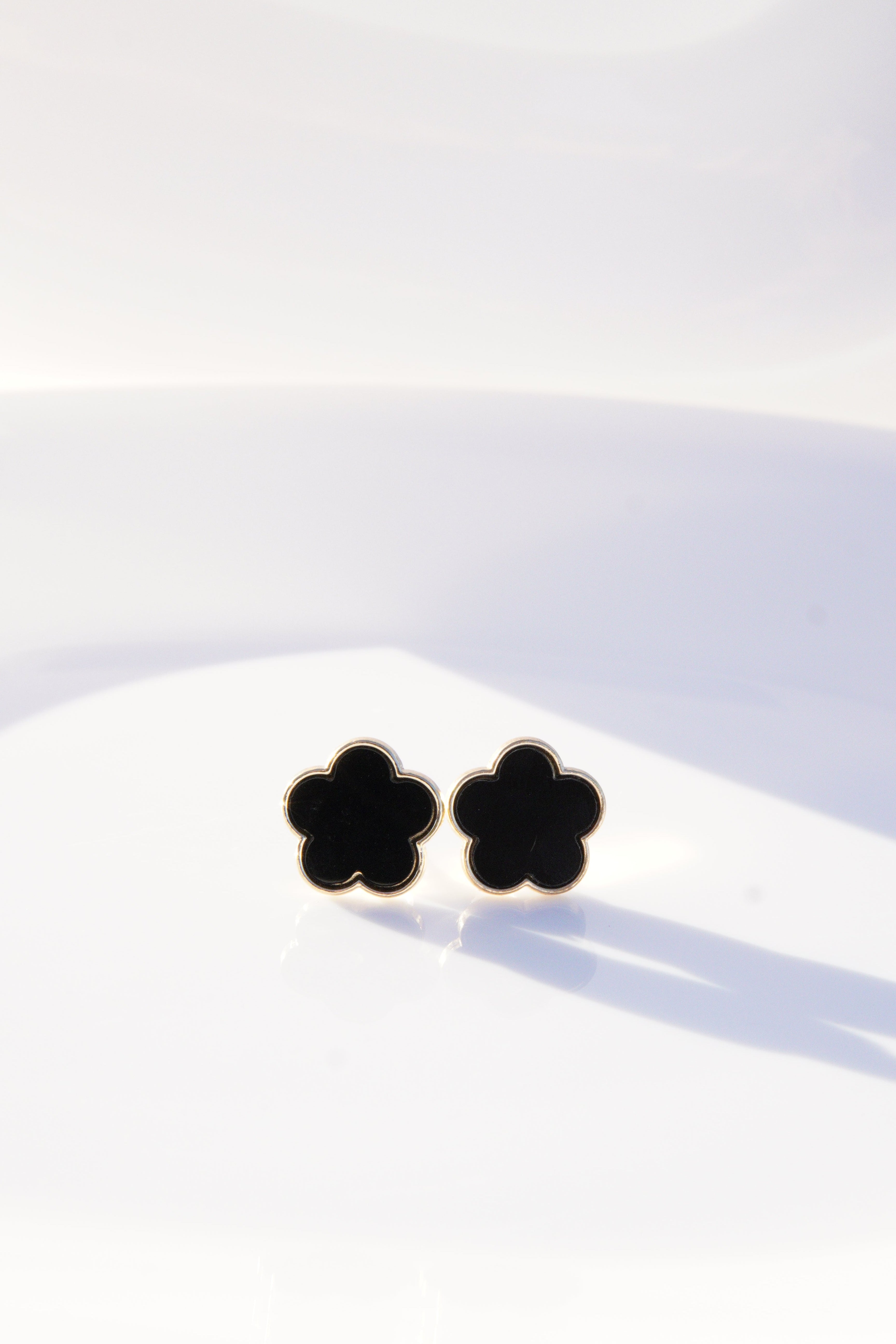 Златисти обеци Nyxia с 18K покритие от неръждаема стомана - Lesso бижута България