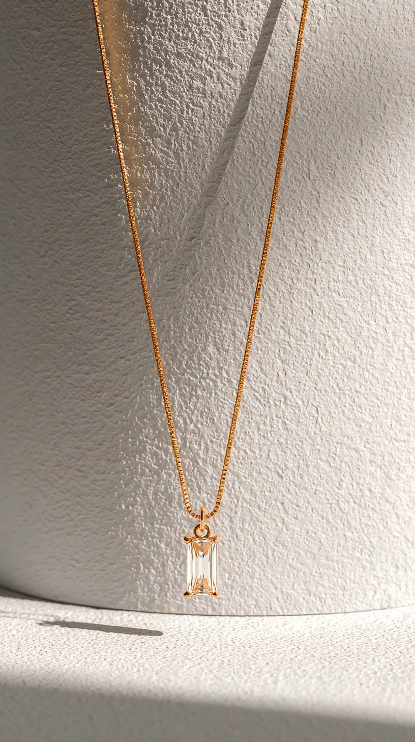 Златисто колие Celianne с 18K покритие от неръждаема стомана - Lesso бижута България